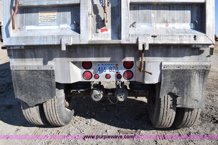 image for item K7172 2000 Travis end dump trailer