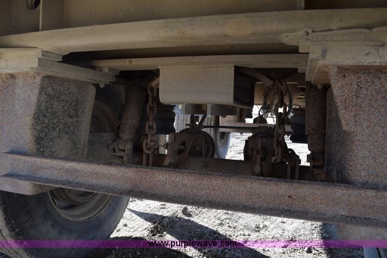 image for item K7172 2000 Travis end dump trailer