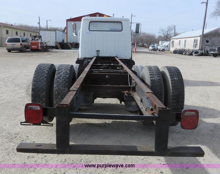 image for item K7244 1986 International 1954 cab and chassis