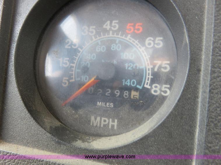 image for item K7244 1986 International 1954 cab and chassis