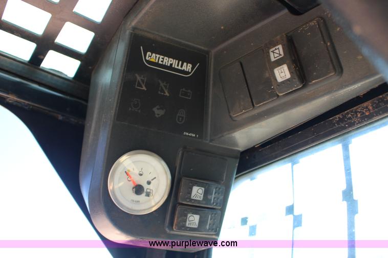 image for item L6596 2006 Caterpillar 268B skid steer