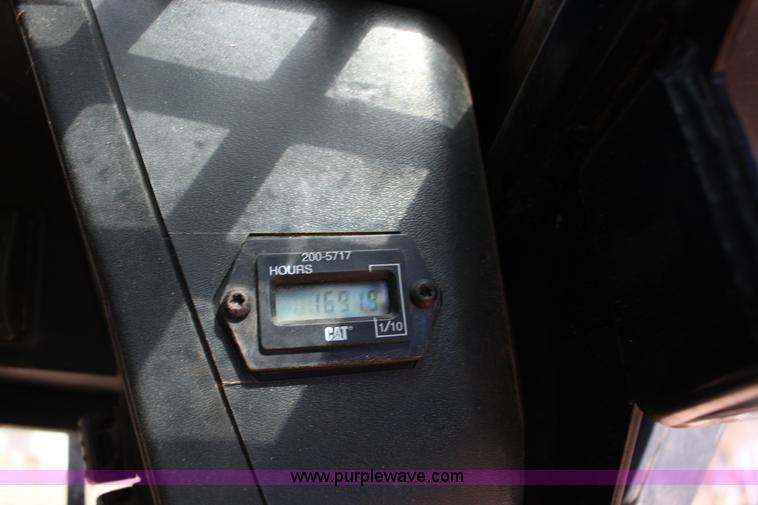 image for item L6596 2006 Caterpillar 268B skid steer