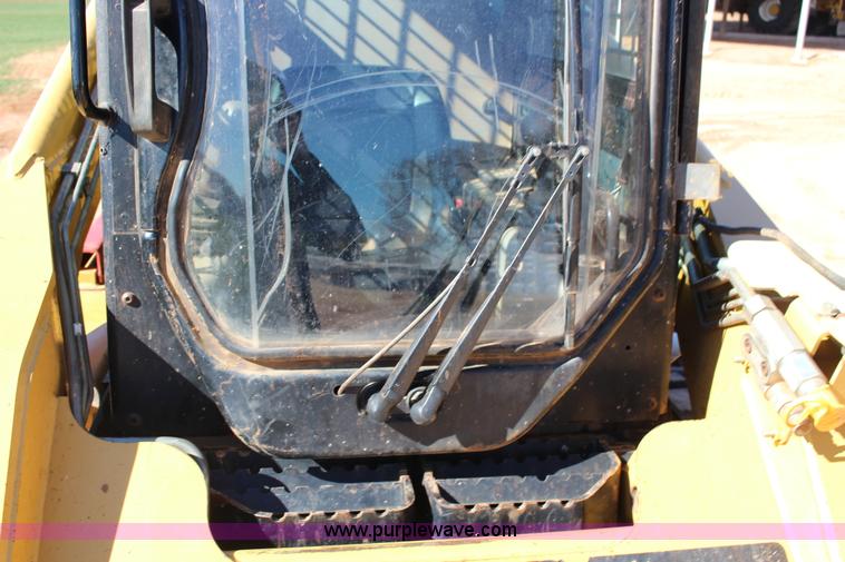 image for item L6596 2006 Caterpillar 268B skid steer