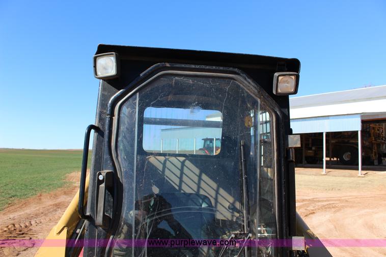 image for item L6596 2006 Caterpillar 268B skid steer