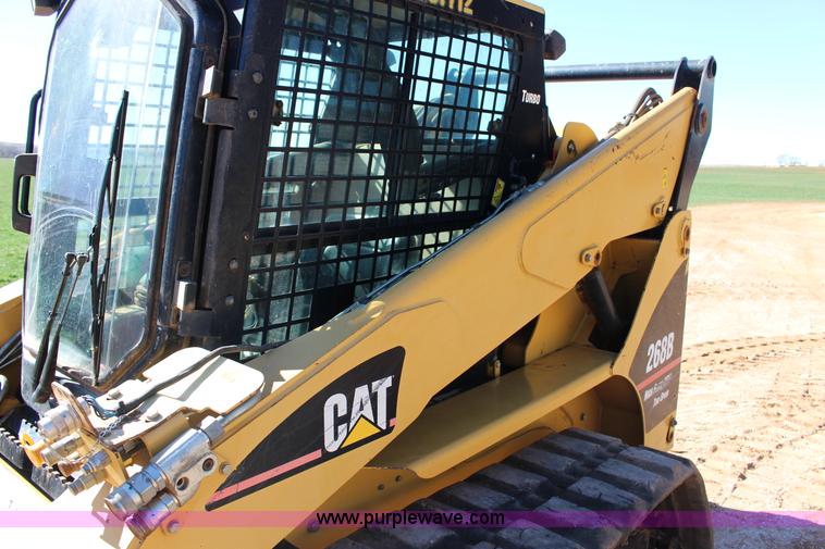 image for item L6596 2006 Caterpillar 268B skid steer