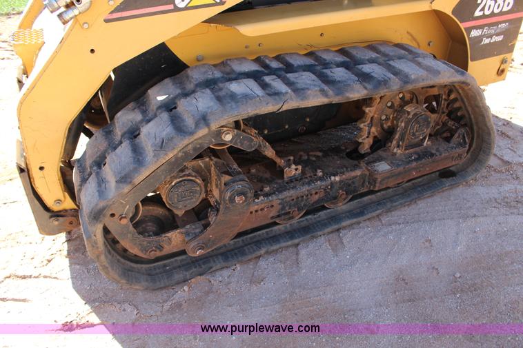 image for item L6596 2006 Caterpillar 268B skid steer