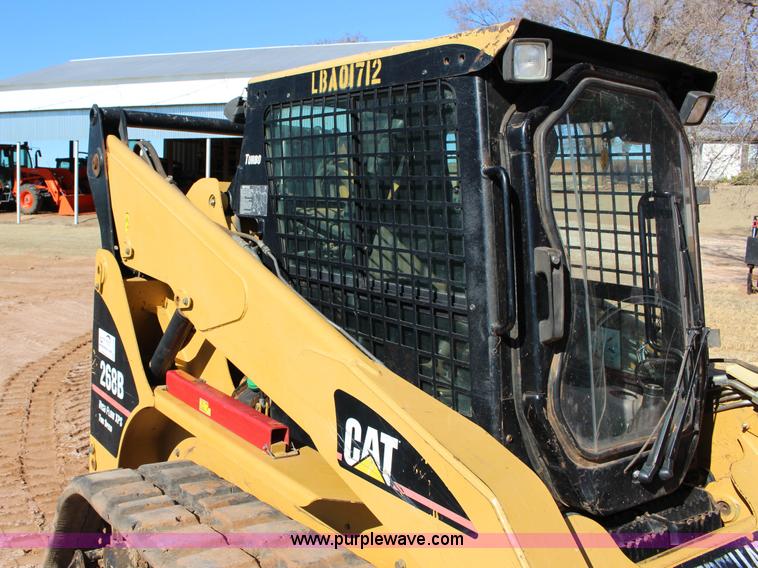 image for item L6596 2006 Caterpillar 268B skid steer