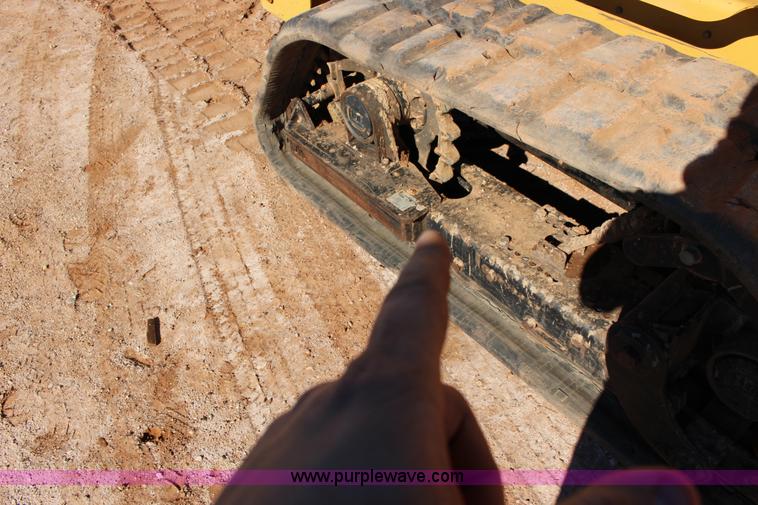 image for item L6596 2006 Caterpillar 268B skid steer