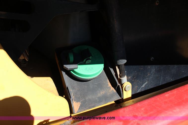 image for item L6596 2006 Caterpillar 268B skid steer