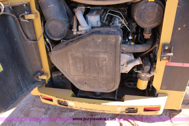 image for item L6596 2006 Caterpillar 268B skid steer