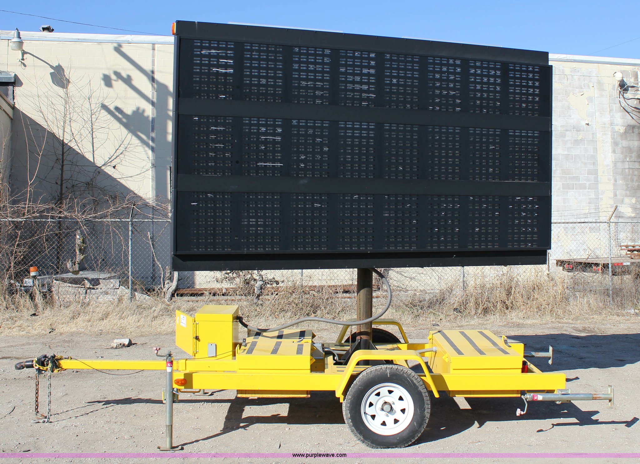 2009 American Signal Company message board trailer in Tulsa, OK Item