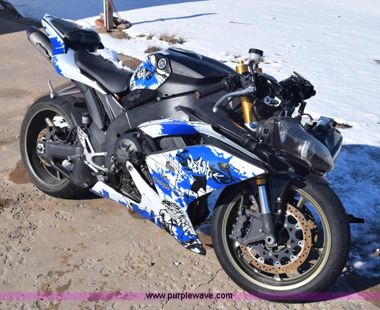 image for item BB9727 2008 Yamaha R1 motorcycle