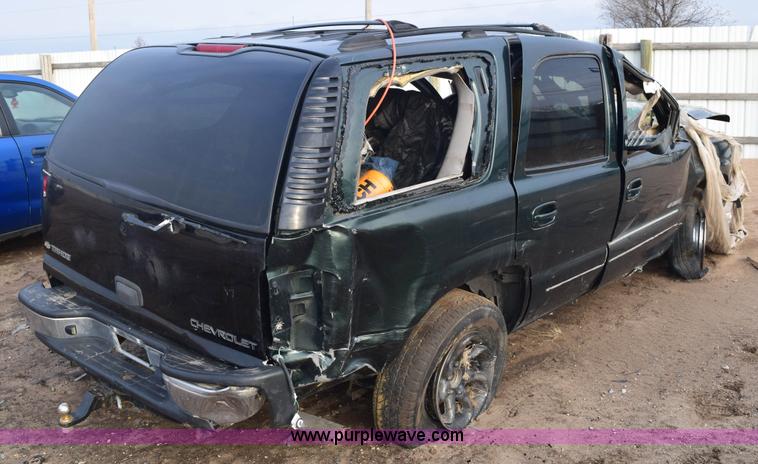 image for item E6113 2002 Chevrolet Tahoe SUV