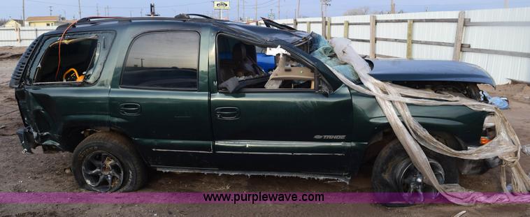 image for item E6113 2002 Chevrolet Tahoe SUV