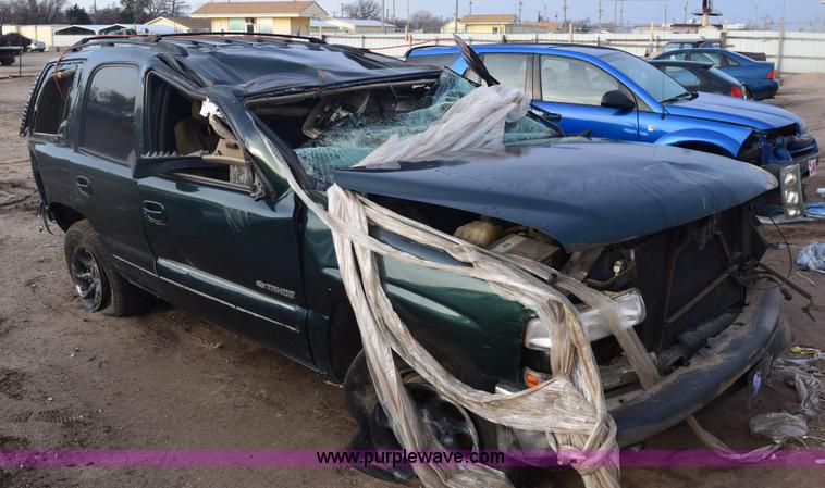 image for item E6113 2002 Chevrolet Tahoe SUV