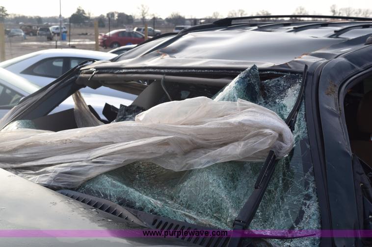 image for item E6113 2002 Chevrolet Tahoe SUV