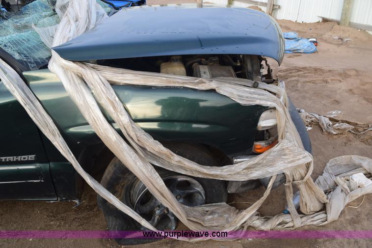 image for item E6113 2002 Chevrolet Tahoe SUV