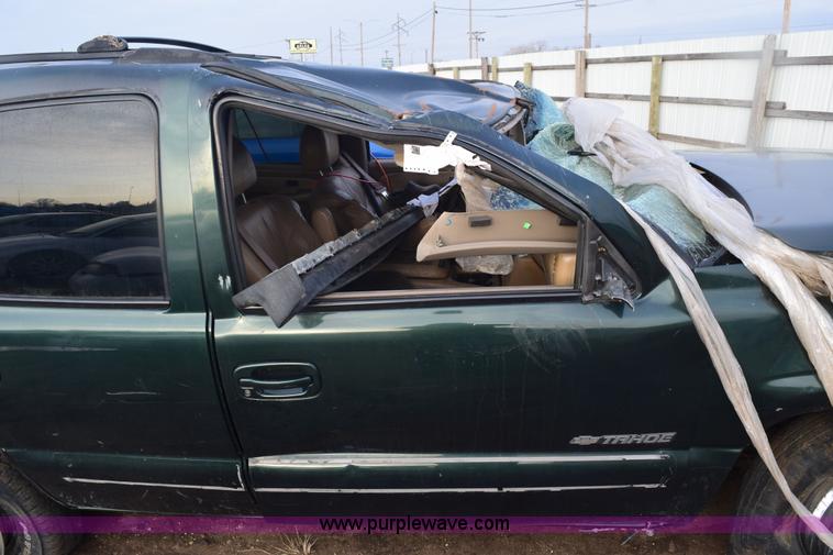 image for item E6113 2002 Chevrolet Tahoe SUV