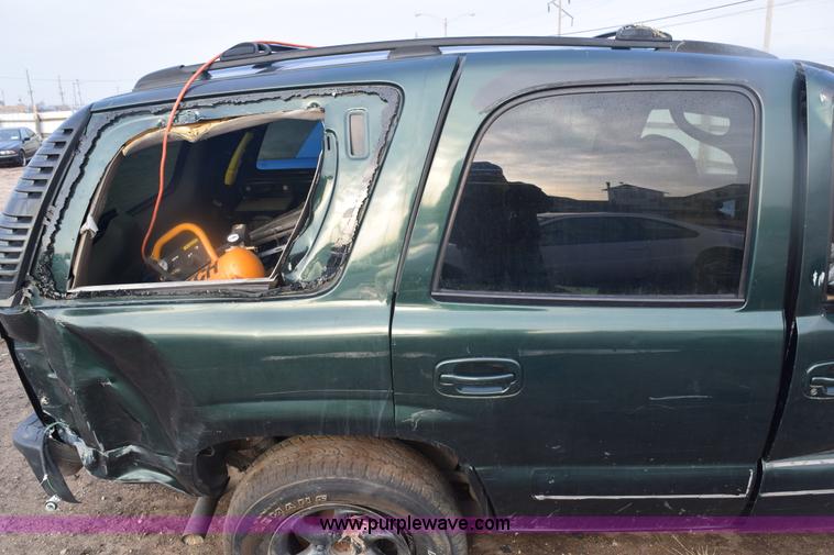 image for item E6113 2002 Chevrolet Tahoe SUV