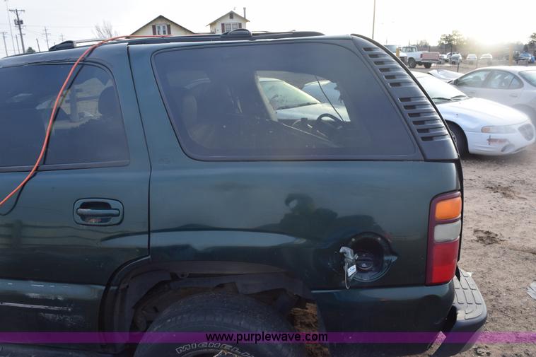 image for item E6113 2002 Chevrolet Tahoe SUV