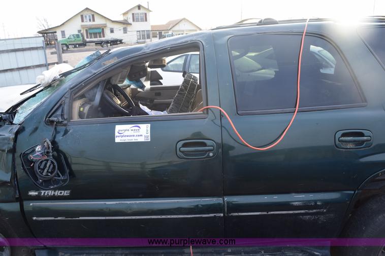 image for item E6113 2002 Chevrolet Tahoe SUV