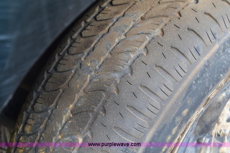 image for item E6113 2002 Chevrolet Tahoe SUV