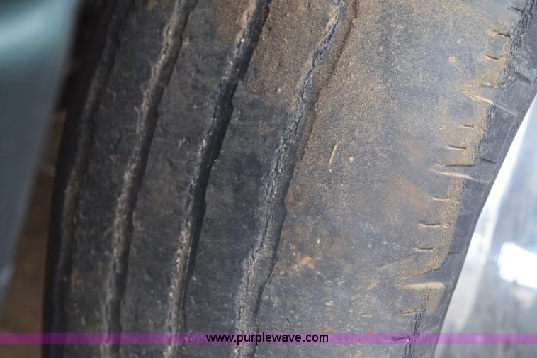 image for item E6113 2002 Chevrolet Tahoe SUV