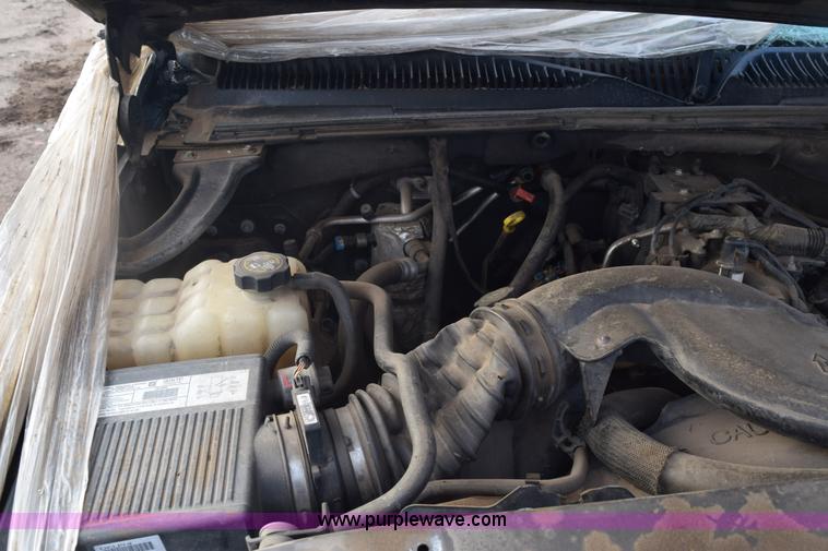 image for item E6113 2002 Chevrolet Tahoe SUV