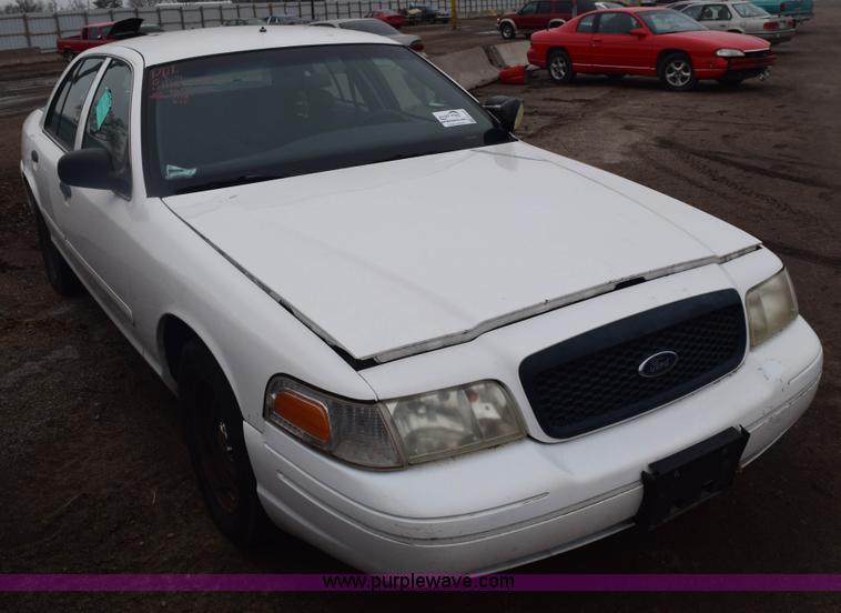image for item E6129 2001 Ford Crown Victoria