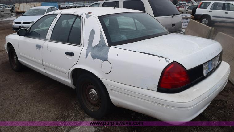image for item E6129 2001 Ford Crown Victoria