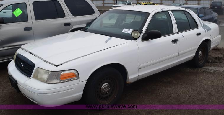 image for item E6129 2001 Ford Crown Victoria
