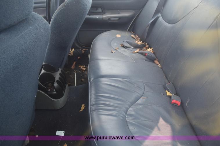 image for item E6129 2001 Ford Crown Victoria