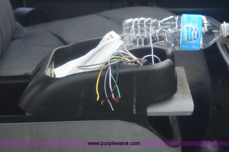 image for item E6129 2001 Ford Crown Victoria