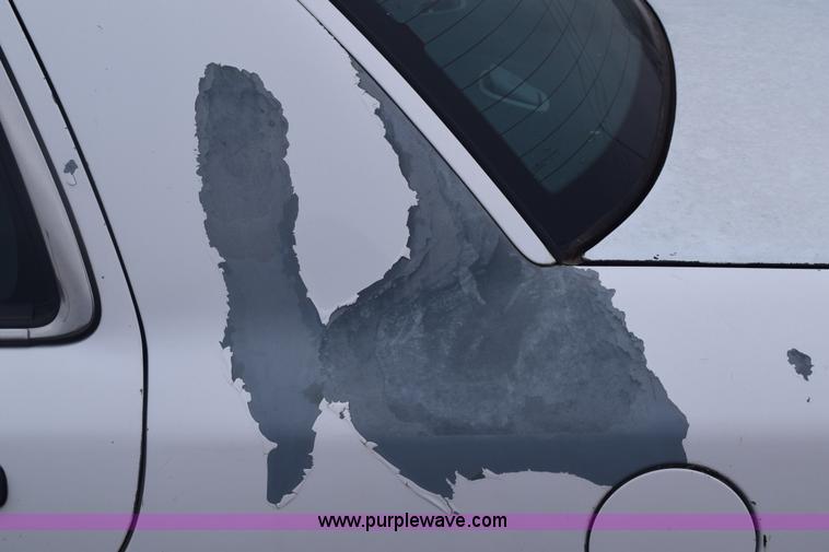 image for item E6129 2001 Ford Crown Victoria