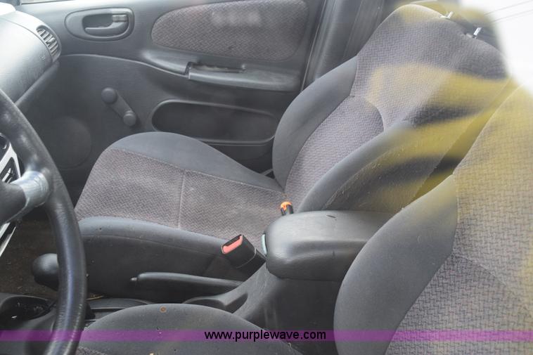 image for item E6130 2000 Dodge Neon