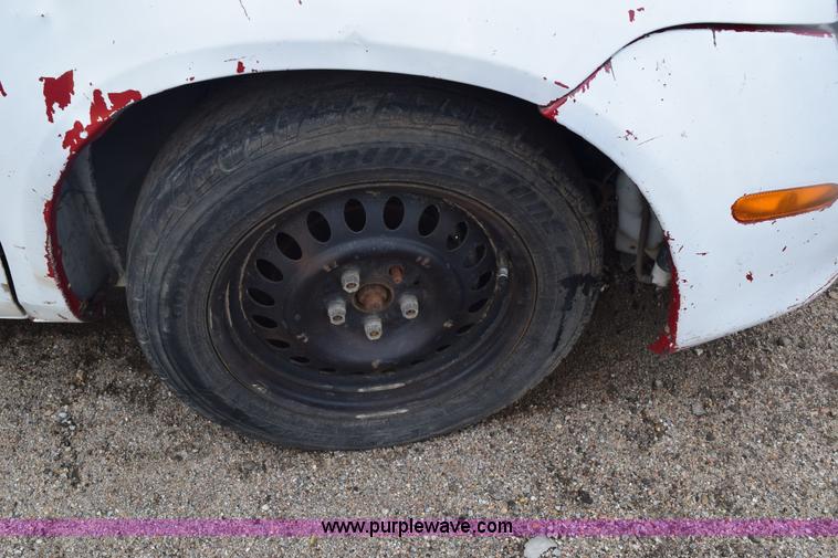 image for item E6130 2000 Dodge Neon