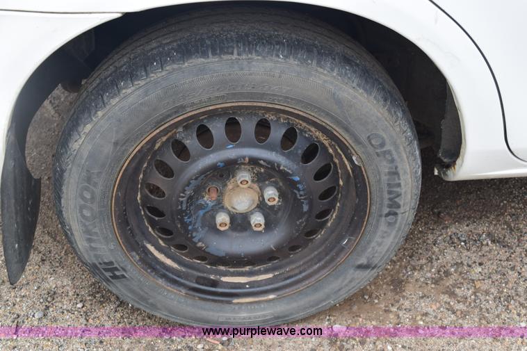 image for item E6130 2000 Dodge Neon