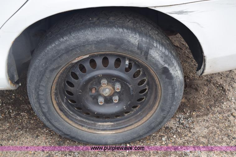 image for item E6130 2000 Dodge Neon