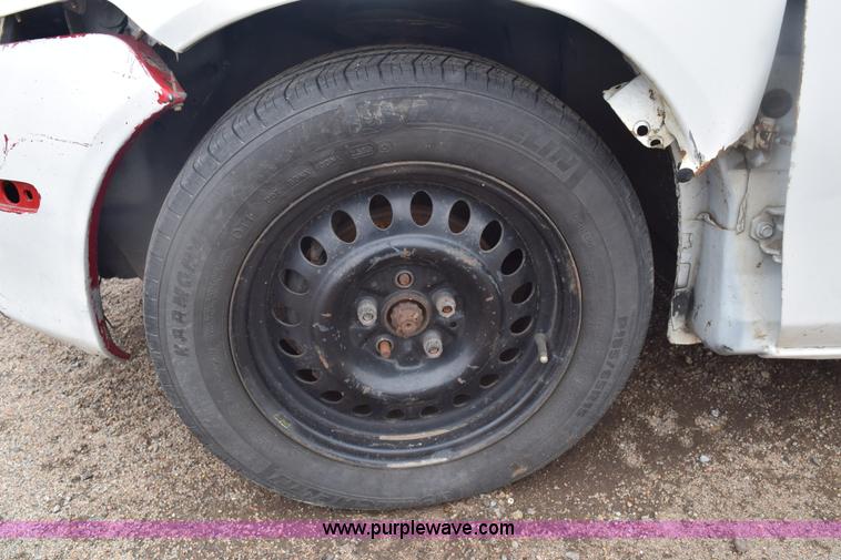 image for item E6130 2000 Dodge Neon