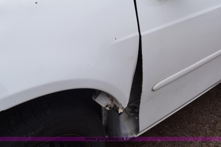 image for item E6130 2000 Dodge Neon