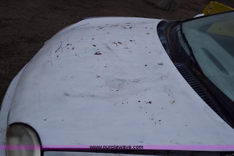 image for item E6130 2000 Dodge Neon