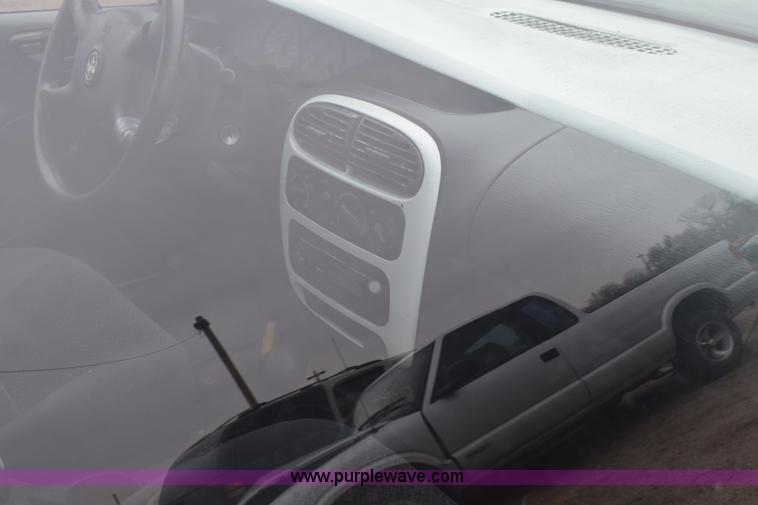 image for item E6130 2000 Dodge Neon