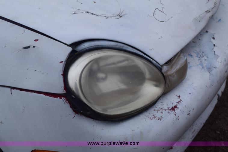 image for item E6130 2000 Dodge Neon