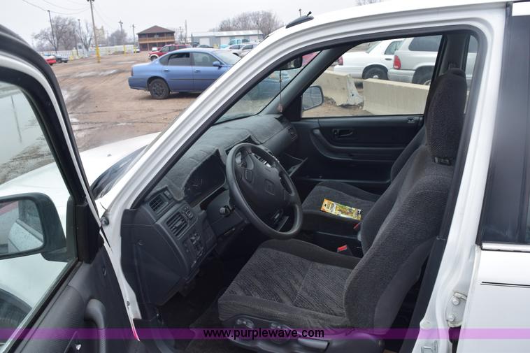 image for item E6131 2001 Honda CR-V LX SUV