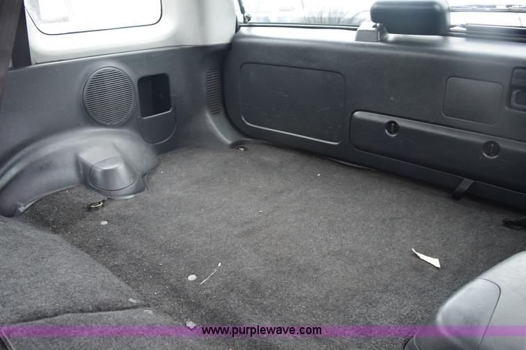 image for item E6131 2001 Honda CR-V LX SUV