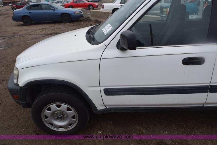 image for item E6131 2001 Honda CR-V LX SUV