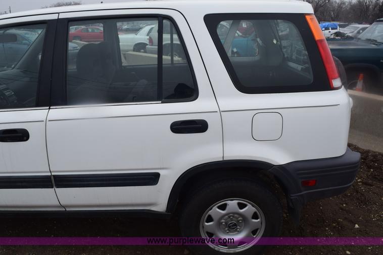 image for item E6131 2001 Honda CR-V LX SUV