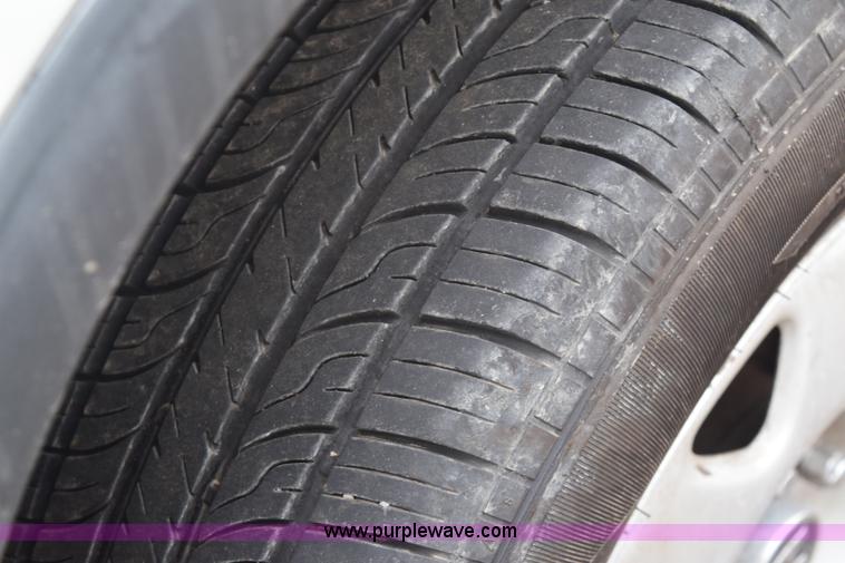 image for item E6131 2001 Honda CR-V LX SUV