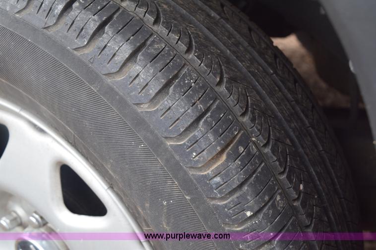 image for item E6131 2001 Honda CR-V LX SUV