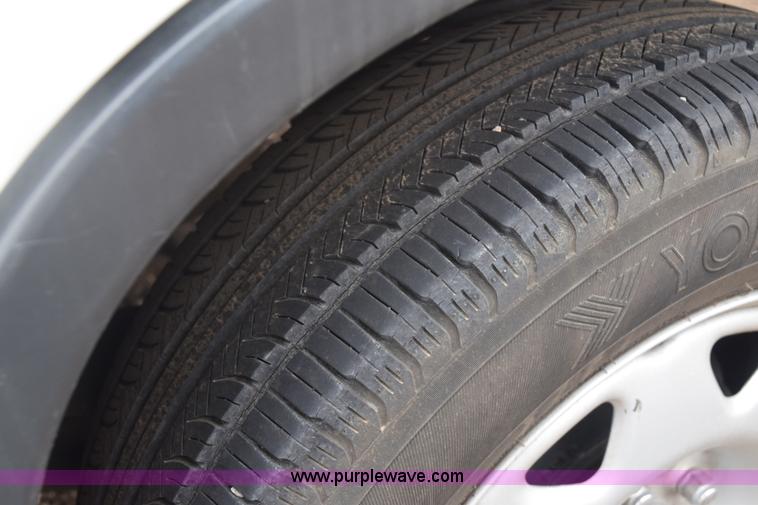 image for item E6131 2001 Honda CR-V LX SUV